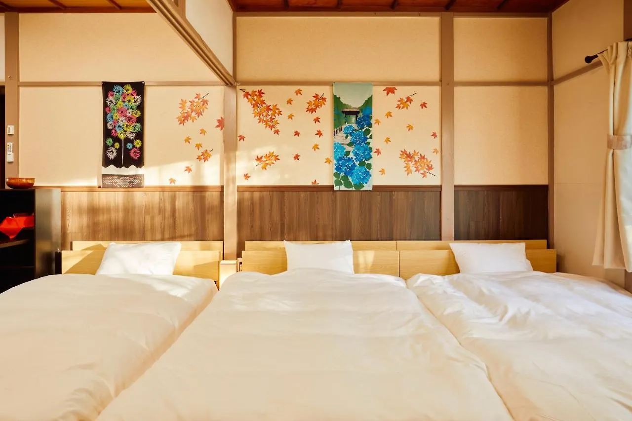 Villa Hakone Kabuto 古民家旅館 150平米 バス停迄一分 準天然温泉 最大12名
