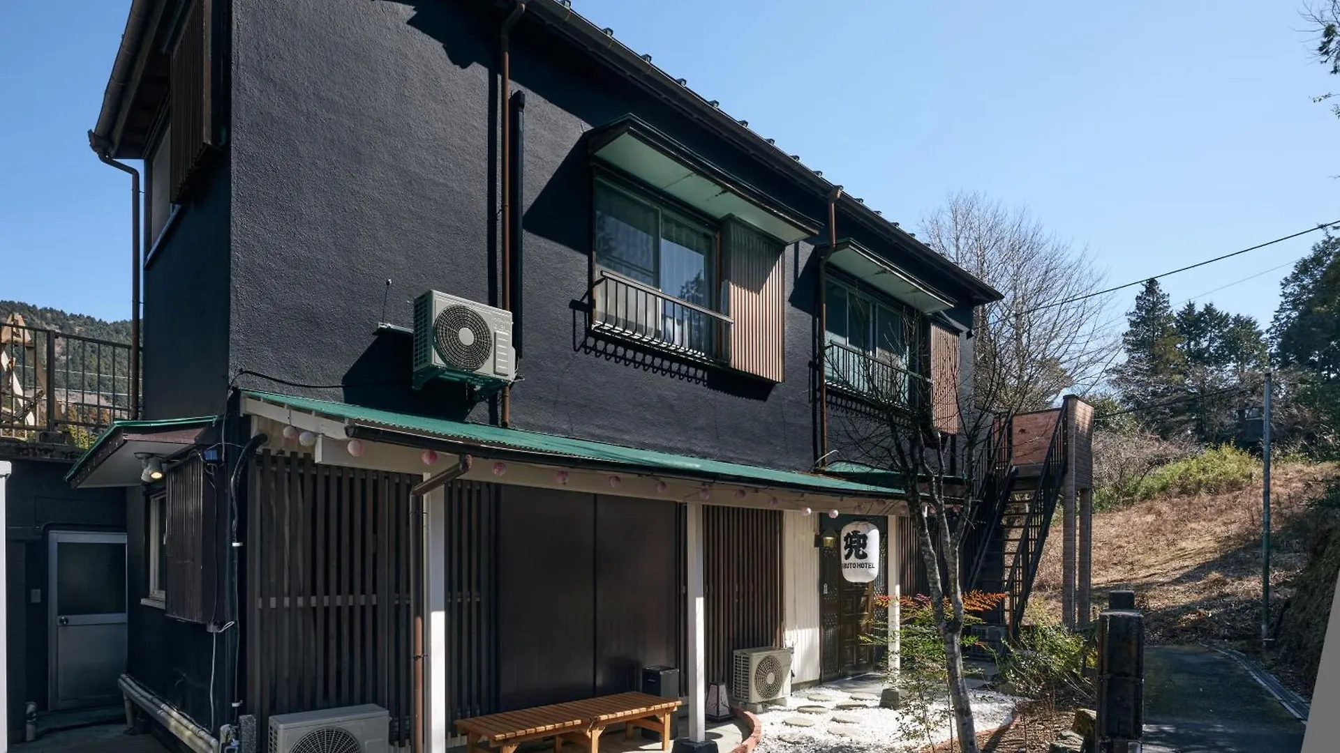 Villa Hakone Kabuto 古民家旅館 150平米 バス停迄一分 準天然温泉 最大12名 location